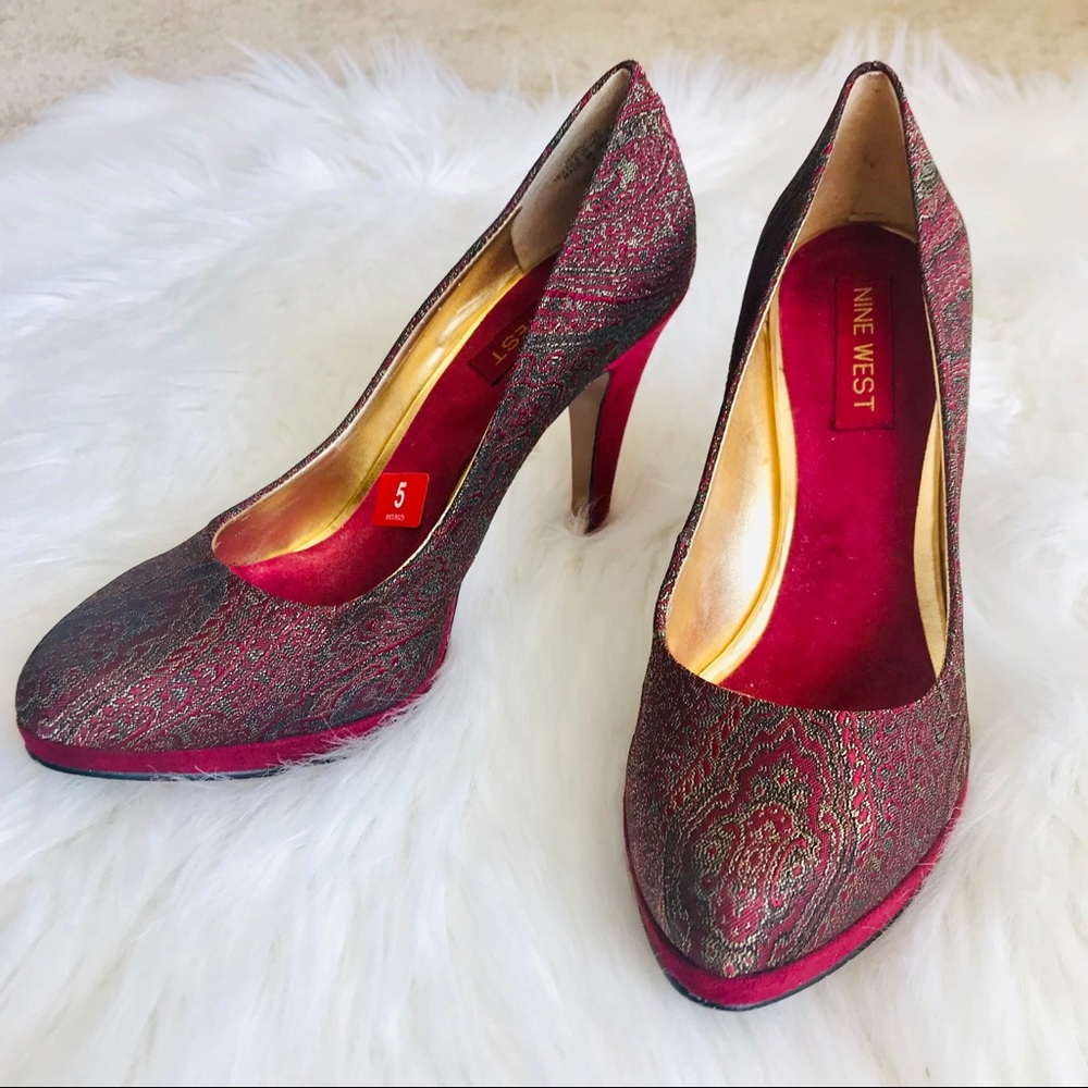 Nine West Platform Rocha Pumps